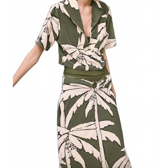 JOHANNA ORTIZ Tops - NEW JOHANNA ORTIZ palms misty hem t-shirt in green ecru